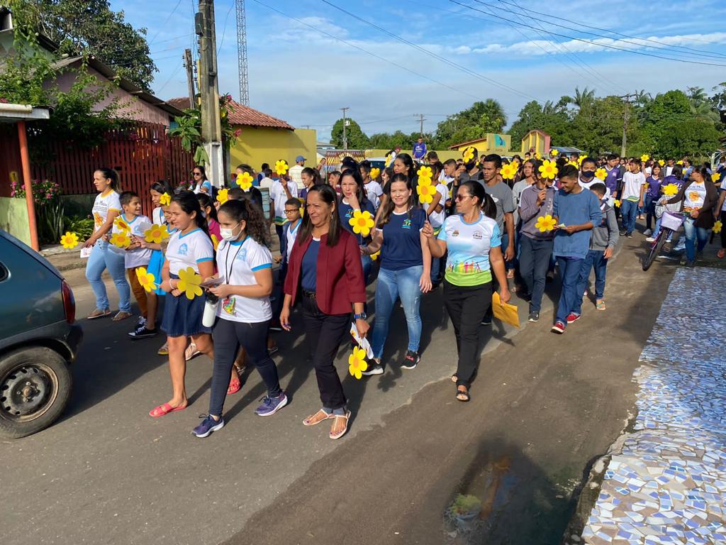 Prefeitura de Guajará (AM) realiza caminhada em alusão ao Dia Nacional de Combate ao Abuso e a Exploração Sexual contra Crianças e Adolescentes