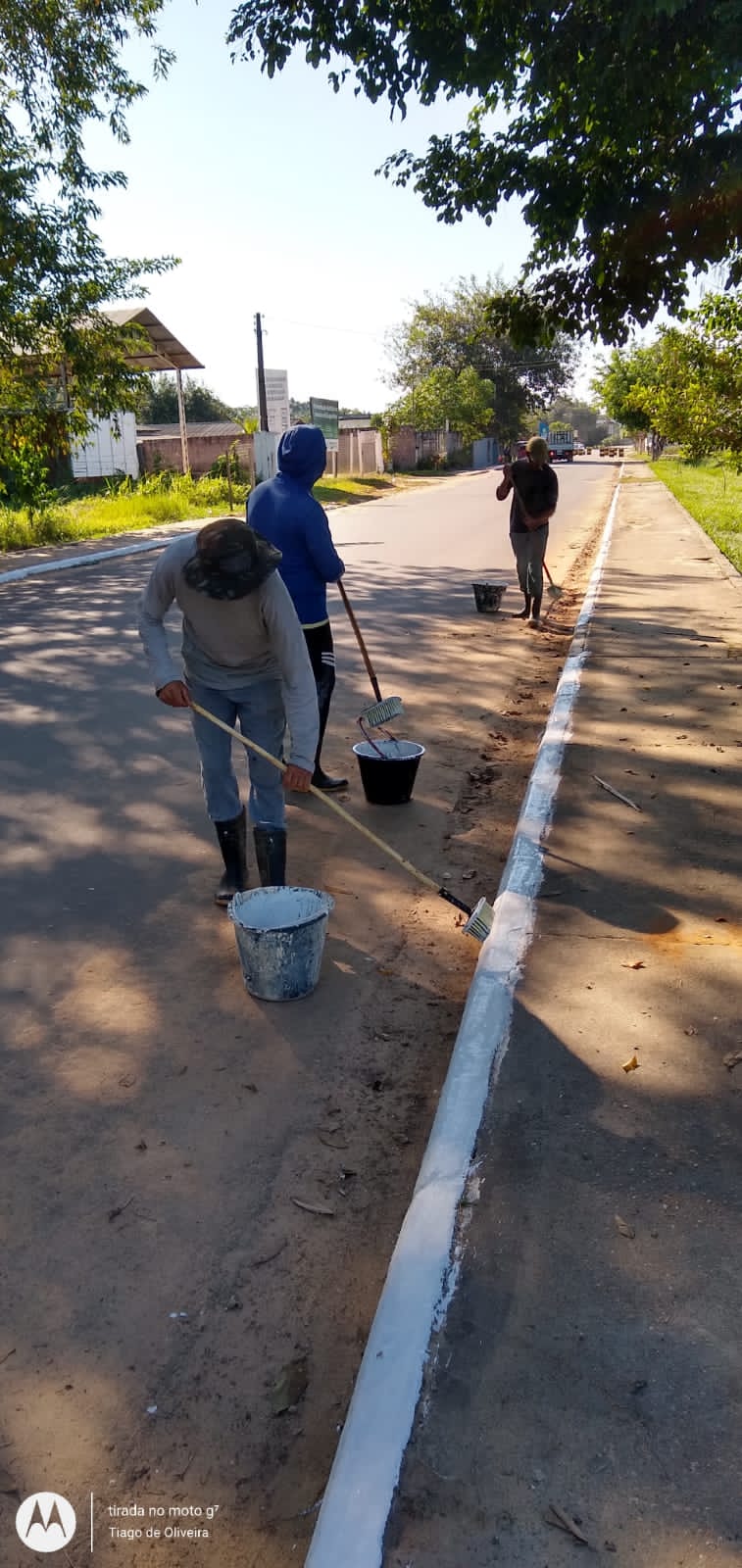 Prefeitura de Guajará realiza limpeza e pintura de meio fio em alguns pontos da cidade