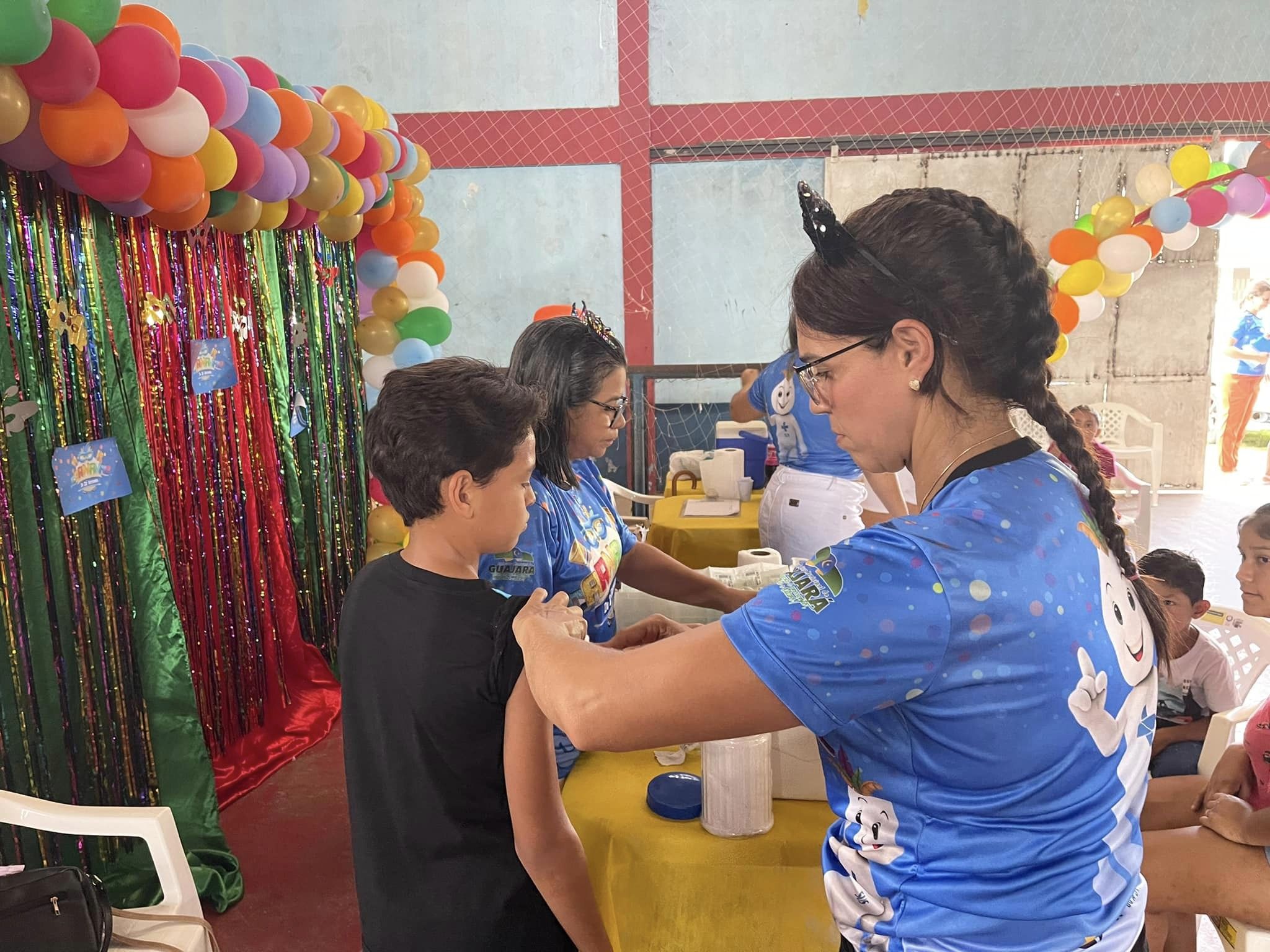 Secretaria de Saúde de Guajará (AM) realiza Carnaval do Zé Gotinha com vacinação, lanches e brincadeiras para a criançada.